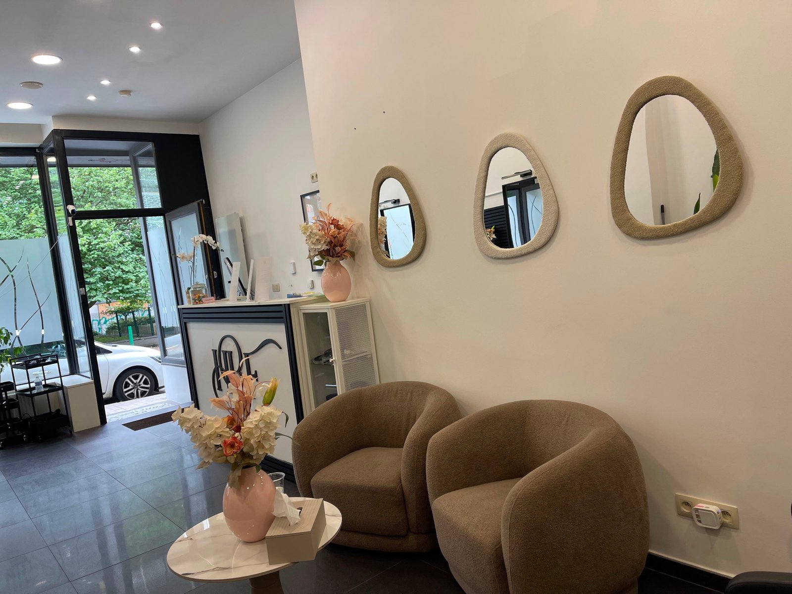 The reception area of the Coloristica by Dita salon in Etterbeek