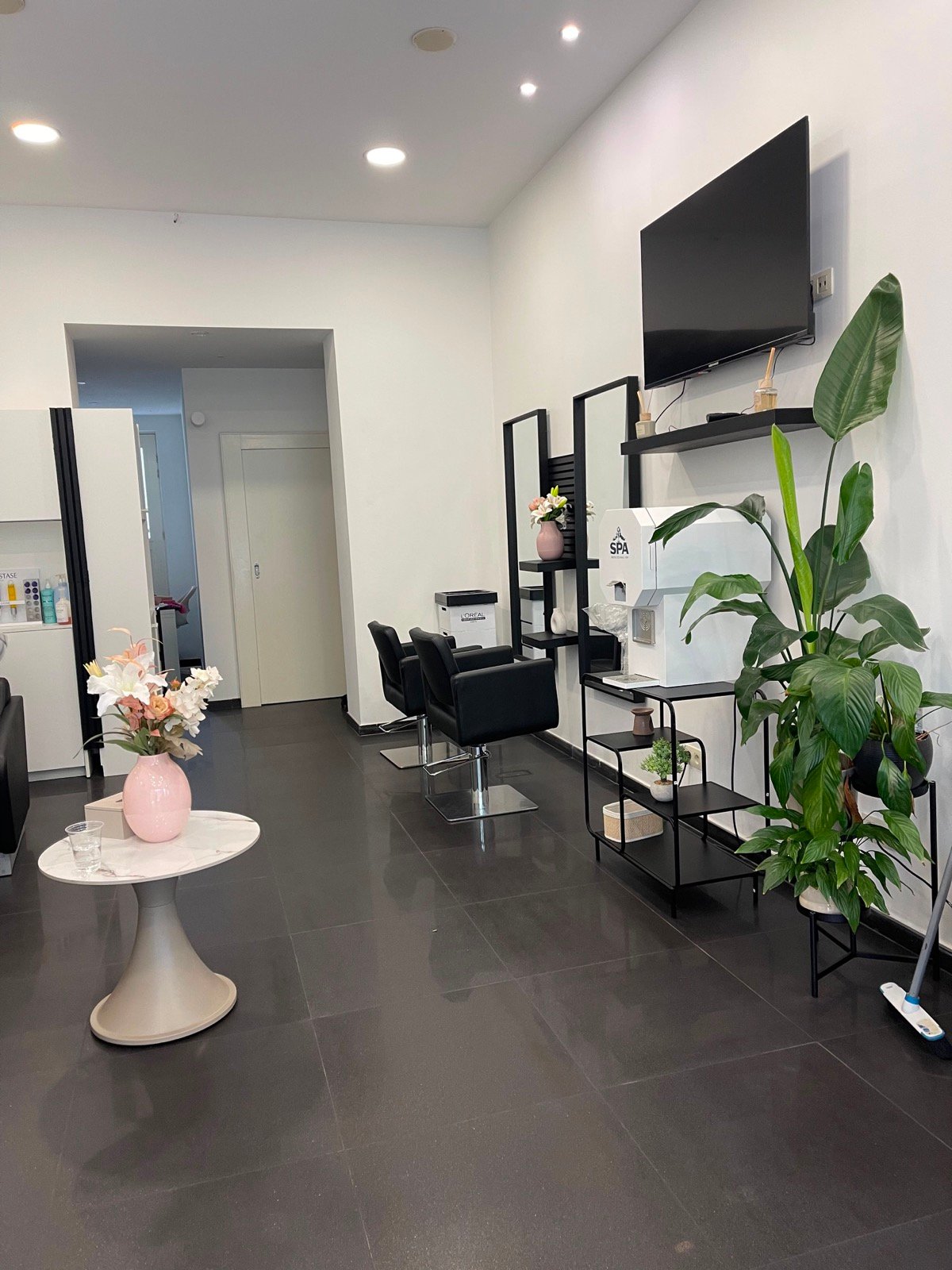 The styling chairs at Coloristica by Dita